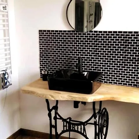 D'une Avec Piscine Partagee Terrasse Amenagee Et Wifi A